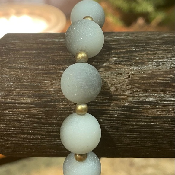 ✨2/$10 Wooden Bead Bracelet Set - Picture 3 of 7